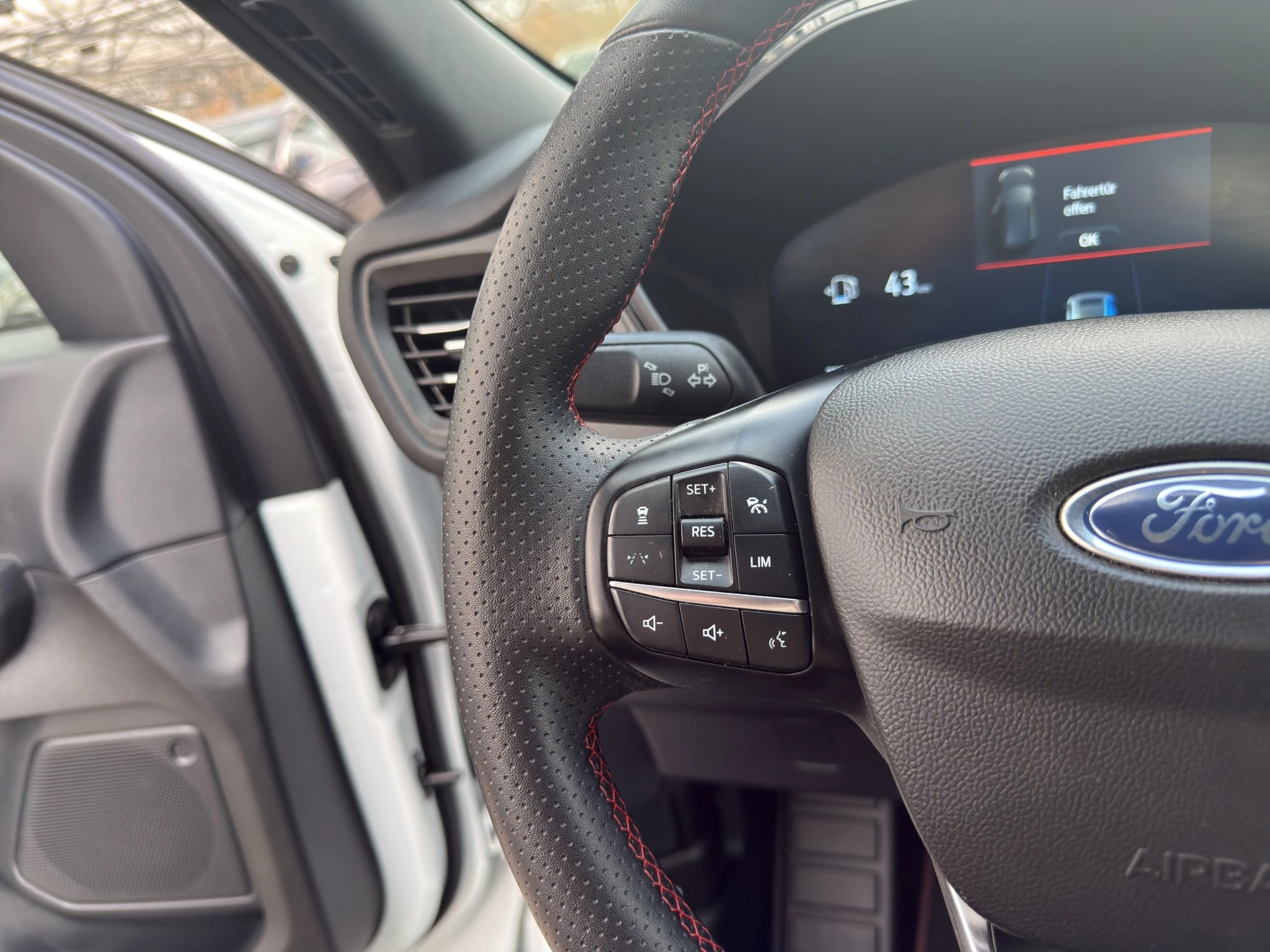 Ford Kuga ST-Line X Aut.*360GRAD*LED-MATRIX*NAVI*GRA*WINTER-PKT.