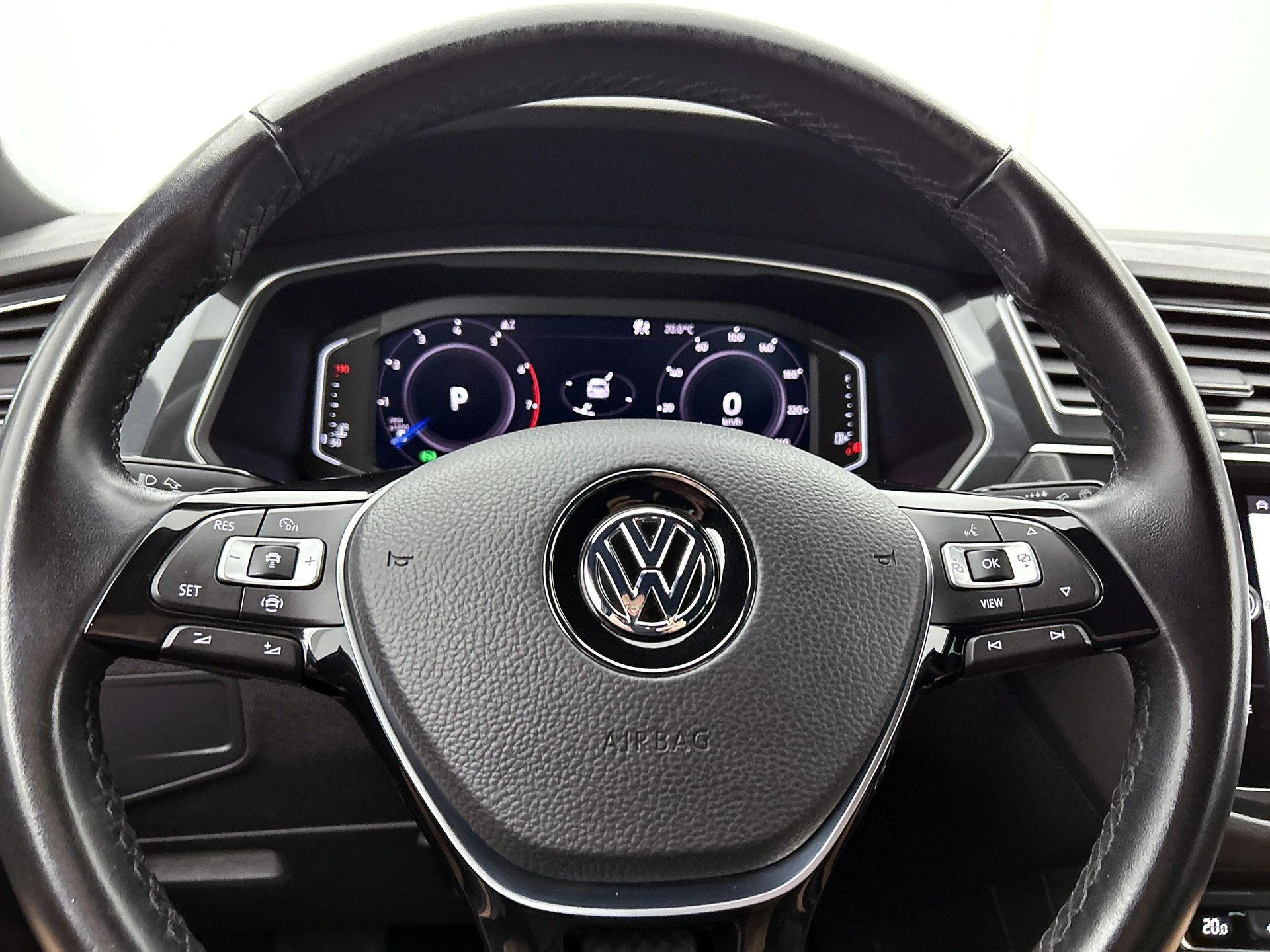 Volkswagen-Tiguan-image-36