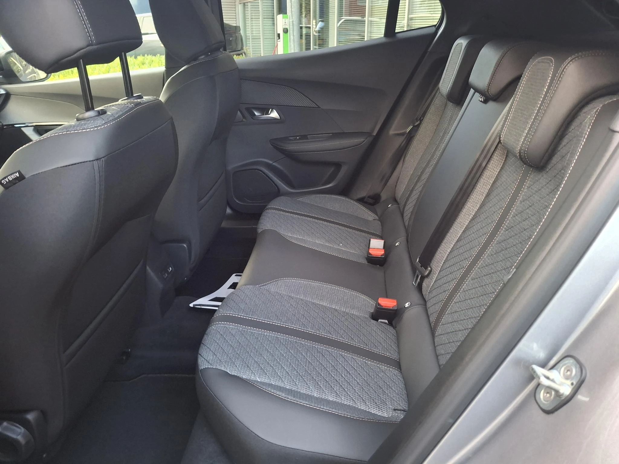 Peugeot-2008-image-27