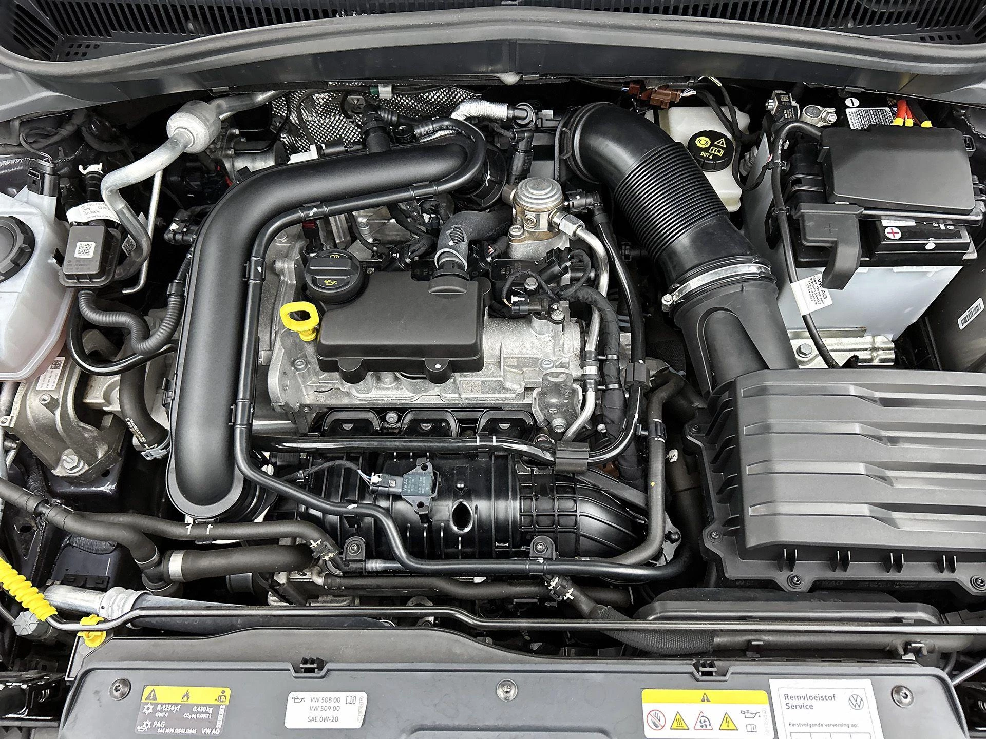 Volkswagen-T-Cross-image-11