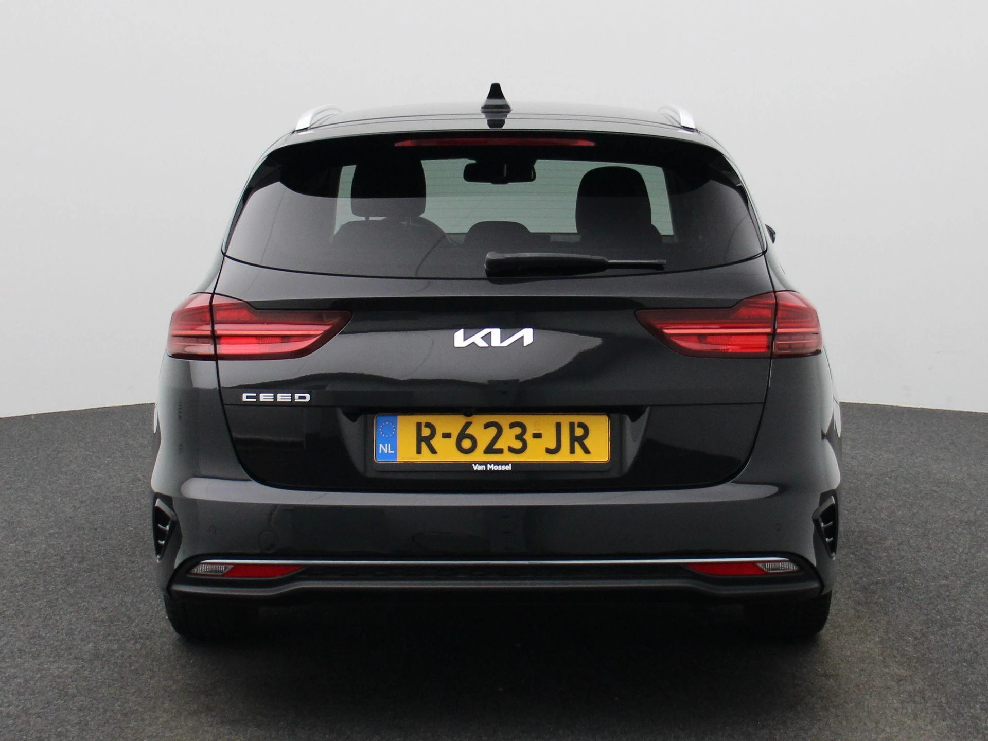 Kia-Ceed Sportswagon-image-4