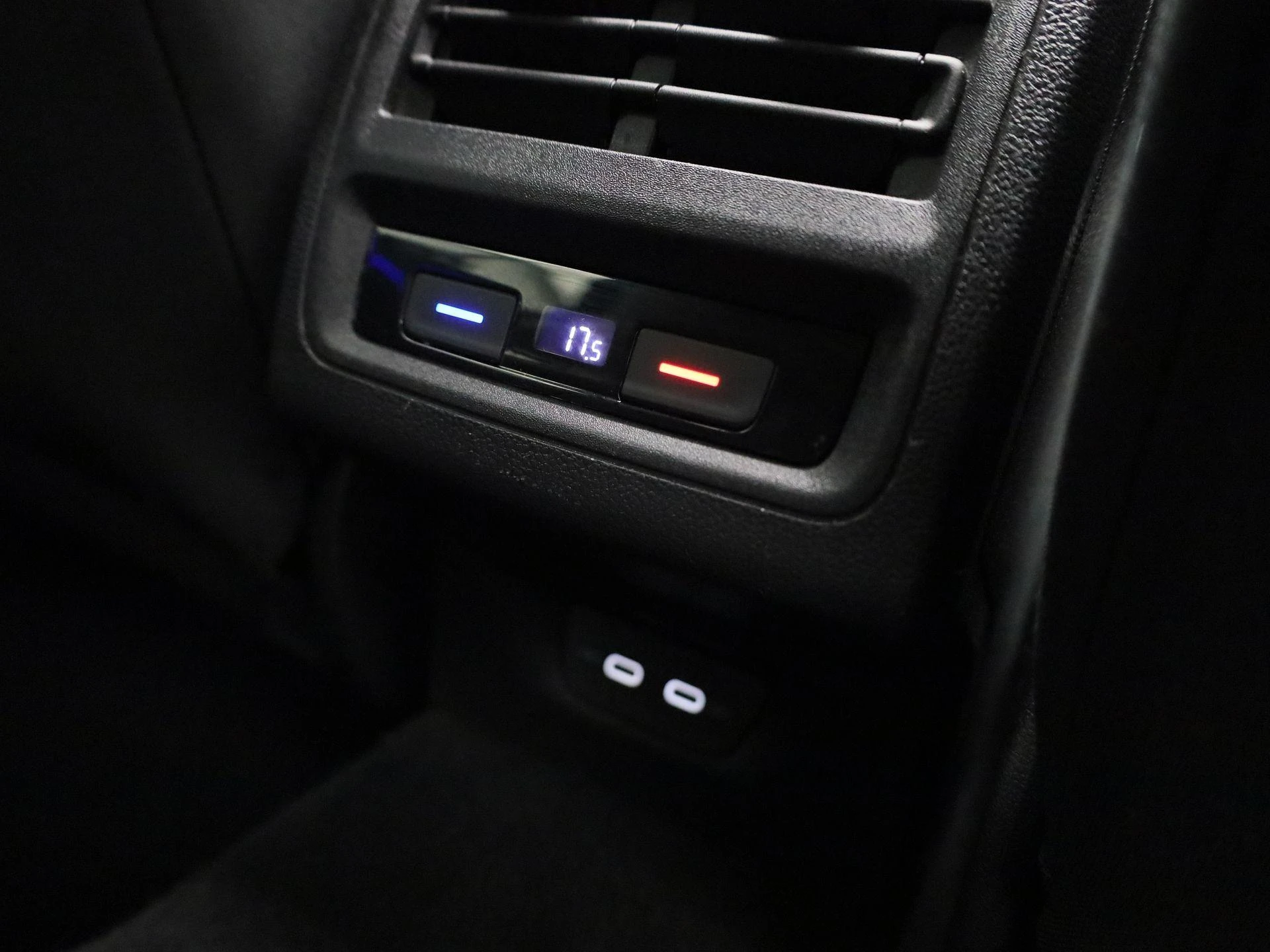 Volkswagen-Golf-image-40