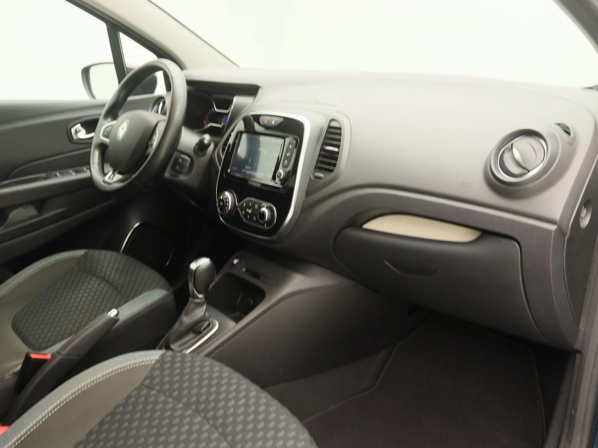 Renault-Captur-image-21