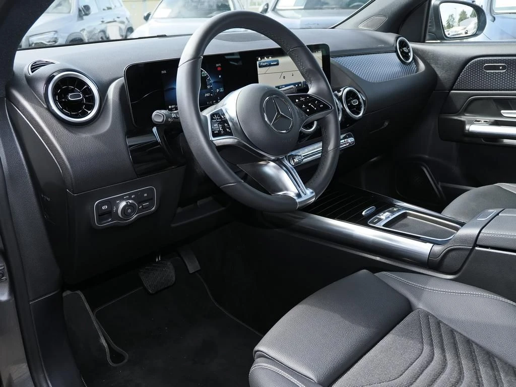 Mercedes-Benz-GLA 200 d-image-8