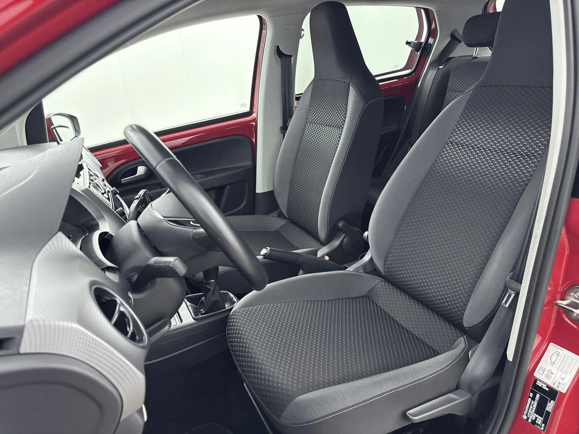 Volkswagen-up!-image-8