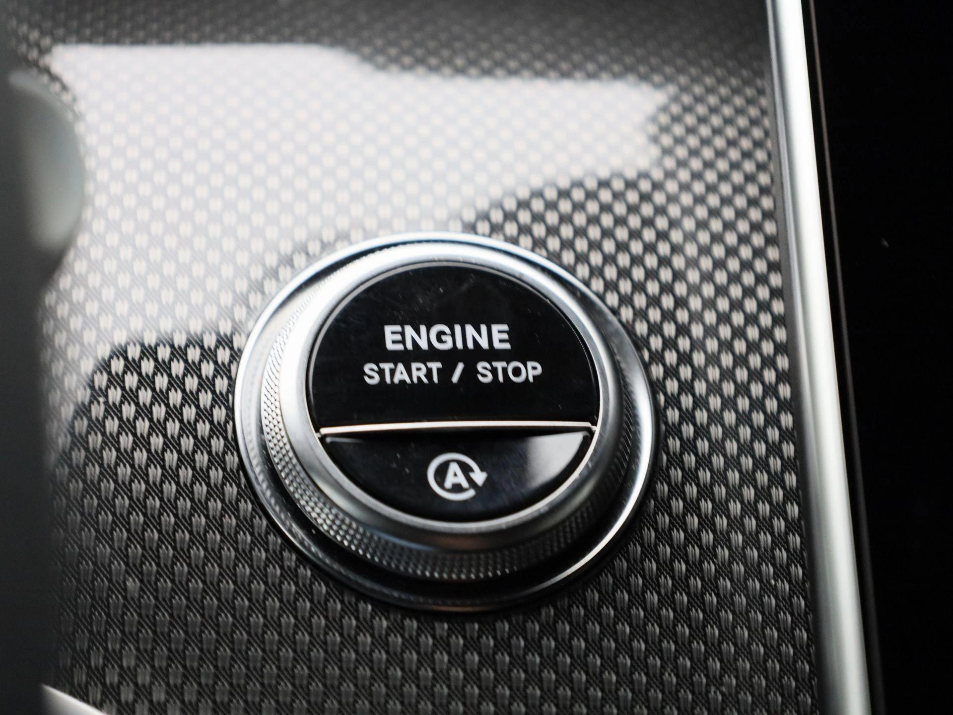 Mercedes-Benz-GLC-image-19