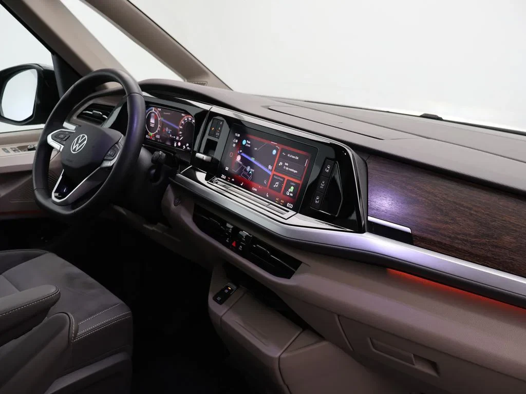 Volkswagen-Multivan-image-2