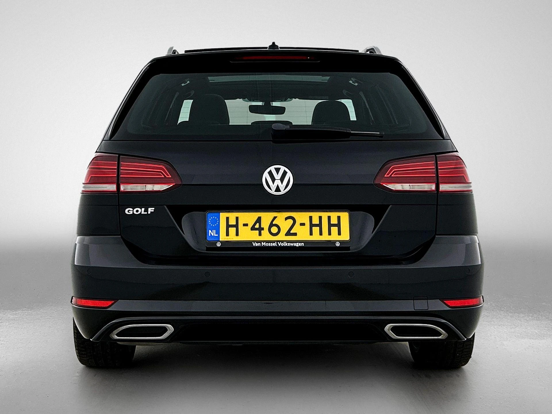 Volkswagen-Golf-image-2