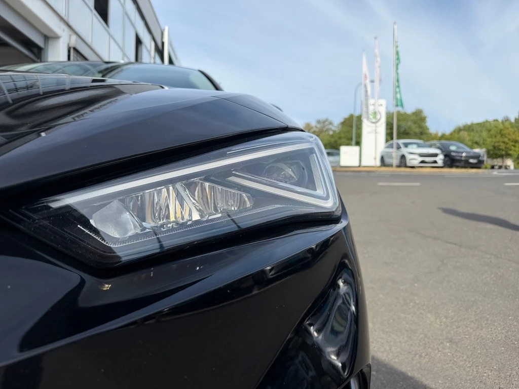 SEAT-Leon-image-1