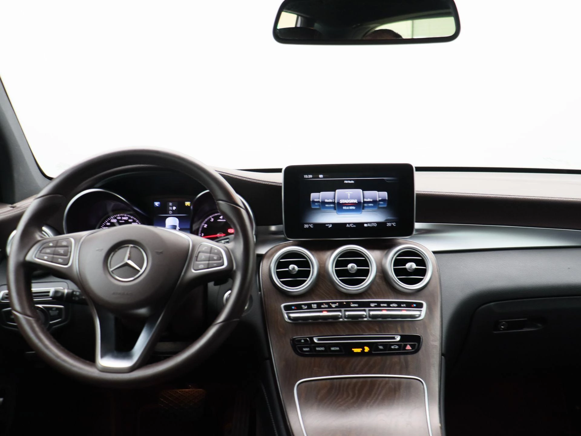Mercedes-Benz GLC 250 4MATIC + LED + LEDER + CAMERA + TREKHAAK +