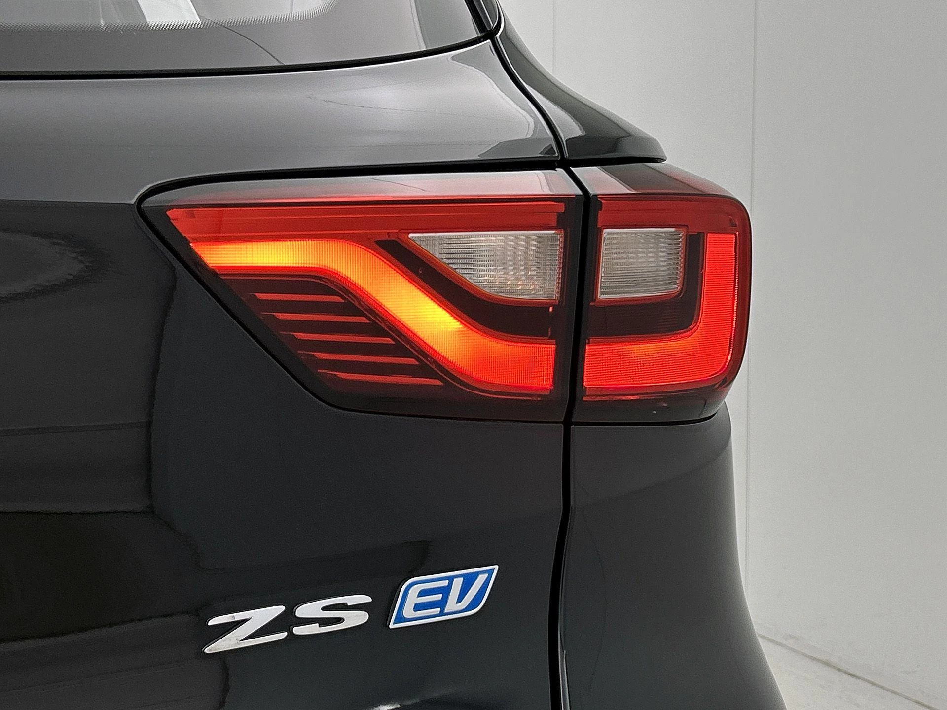 MG ZS EV Luxury 45 kWh