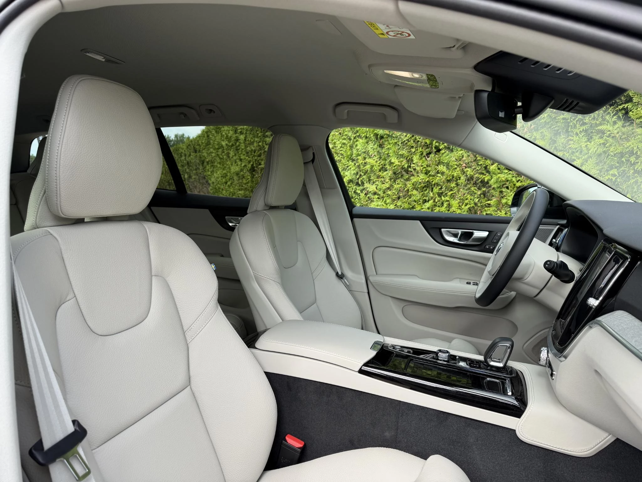 Volvo V60 T8 Plug-in hybrid AWD Plus Dark