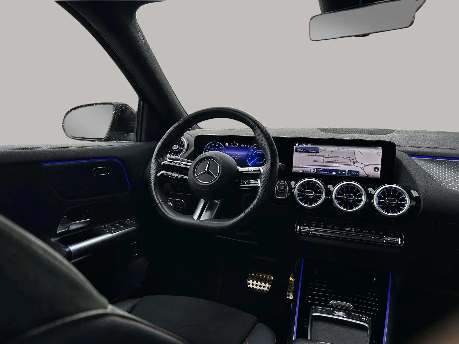 Mercedes-Benz-EQA-image-15