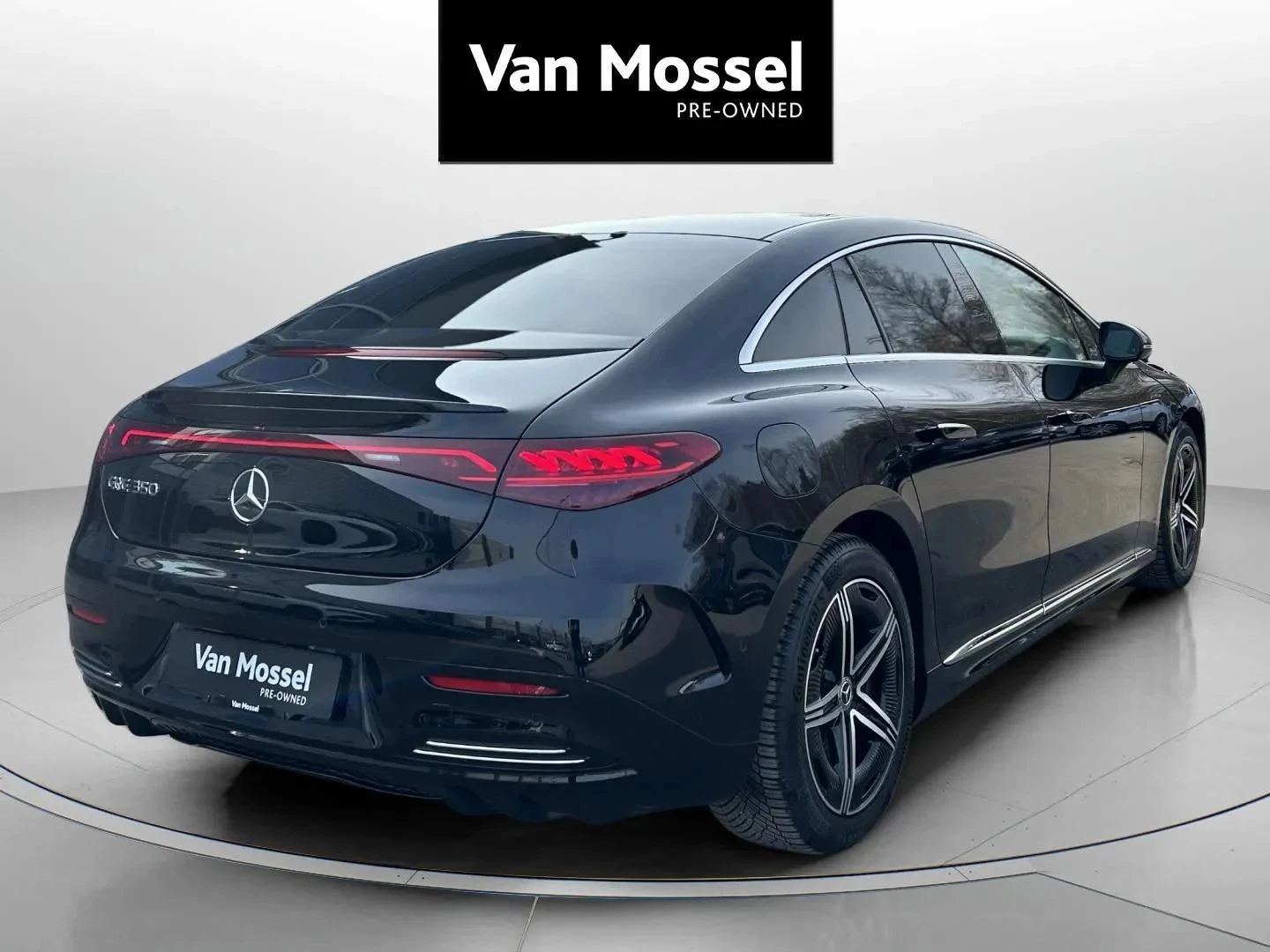 Mercedes-Benz-EQE-image-4