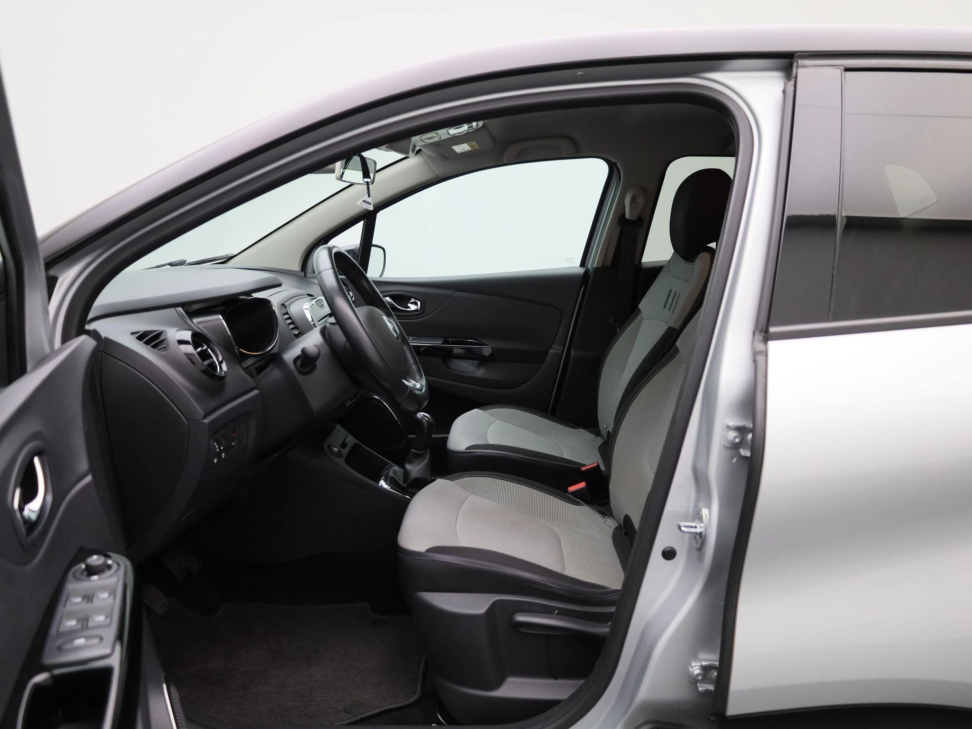 Renault-Captur-image-8