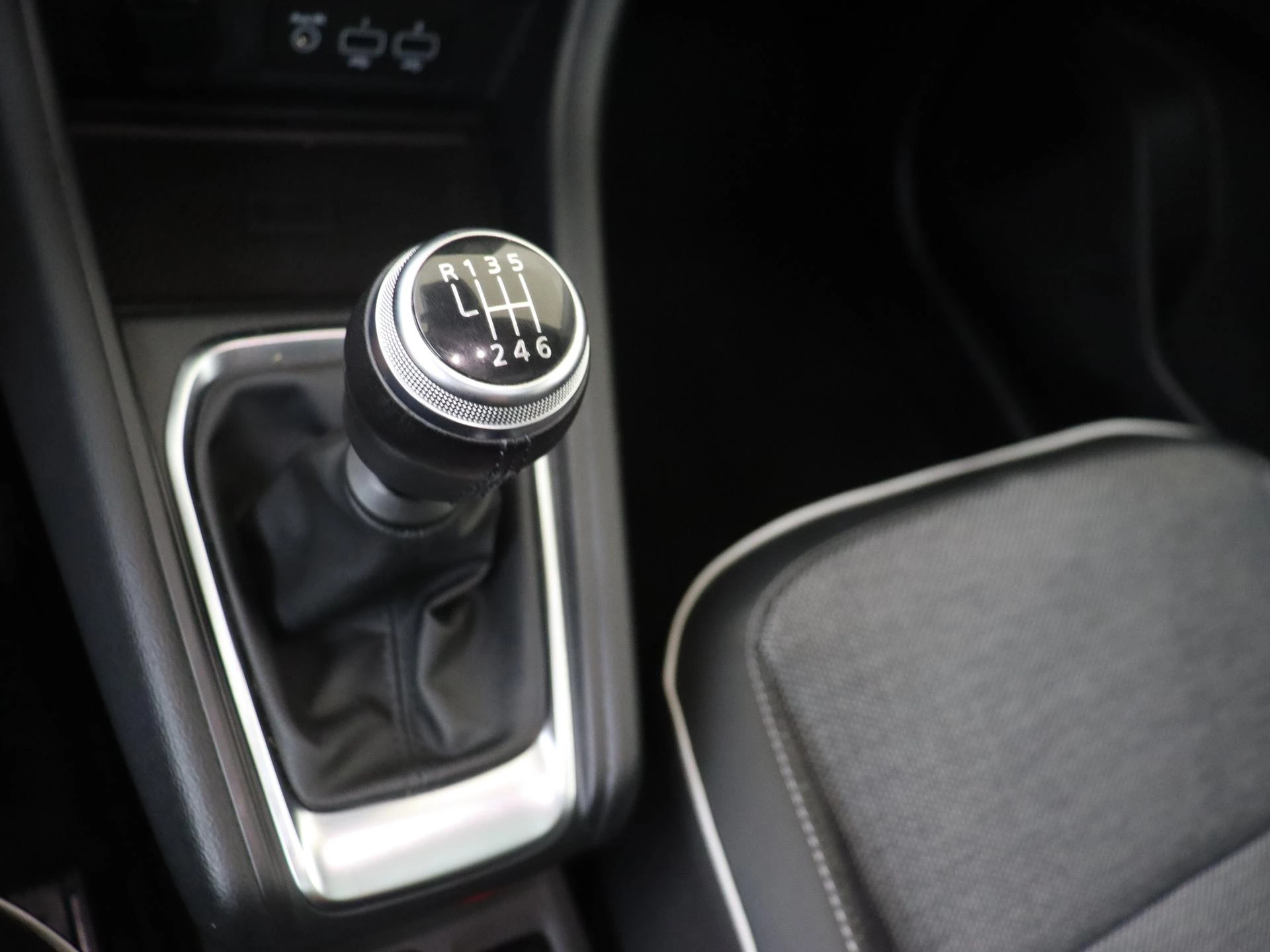 Renault-Captur-image-18