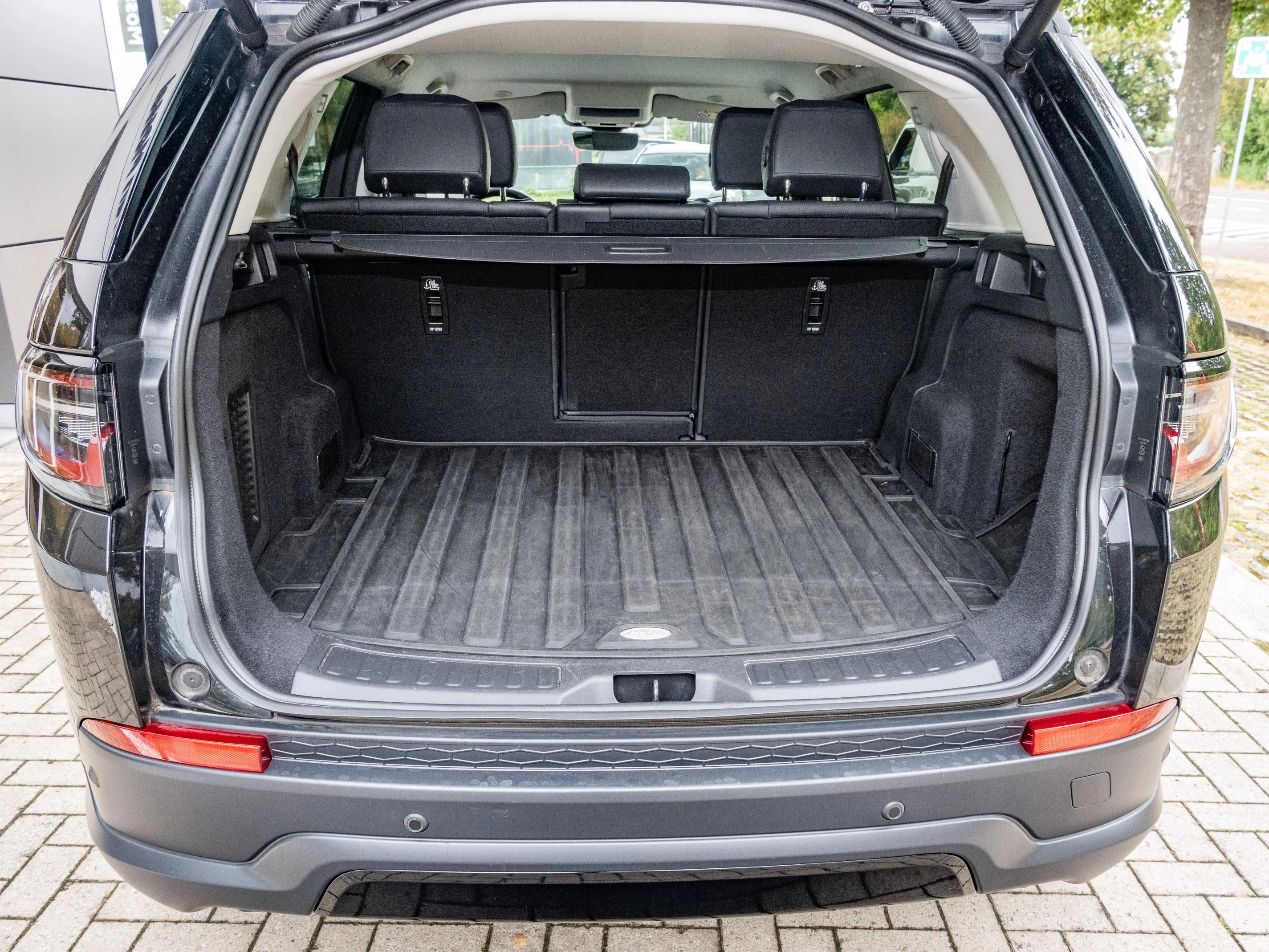 Land Rover-Discovery Sport-image-25