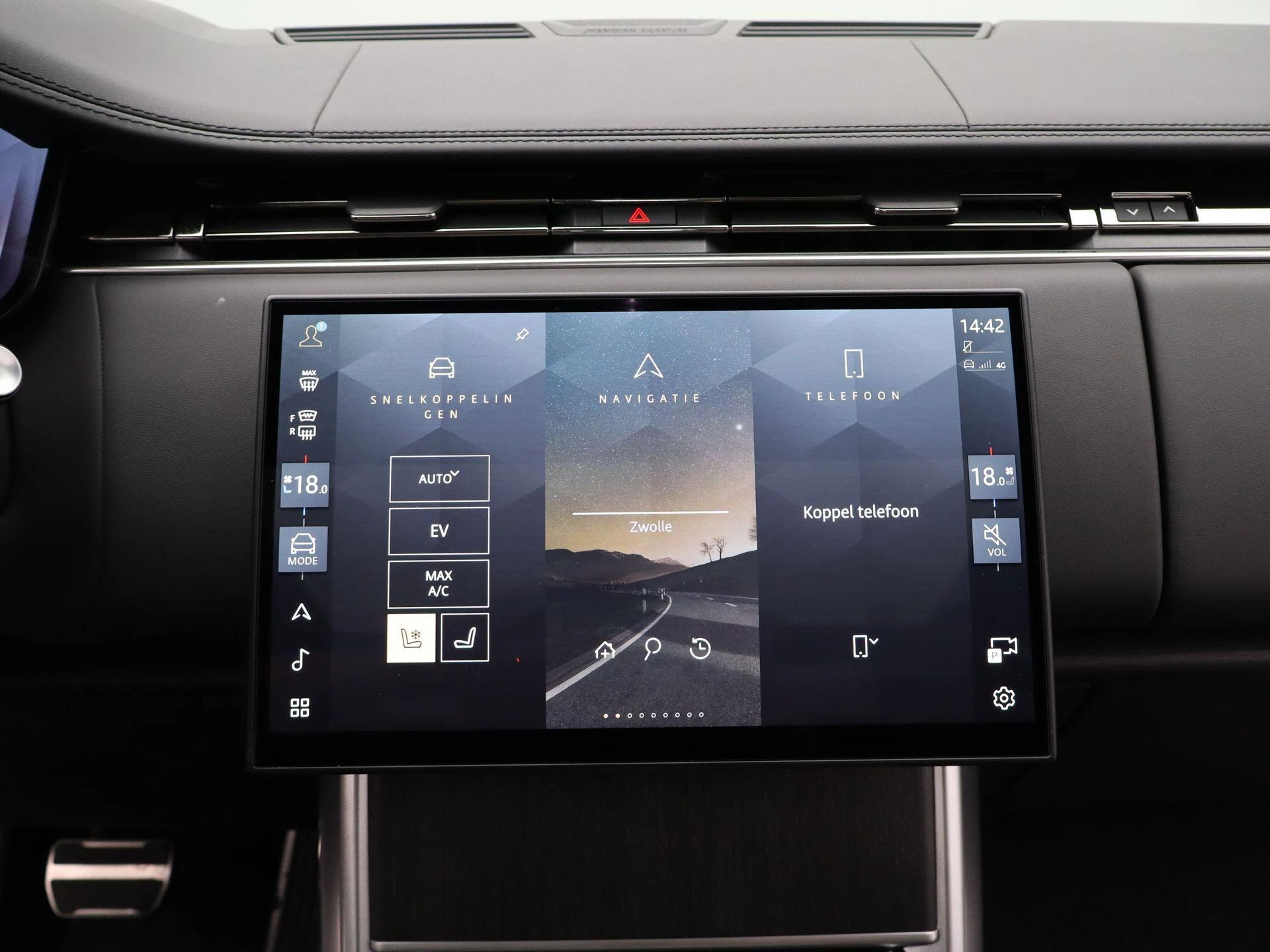 Land Rover-Range Rover-image-11