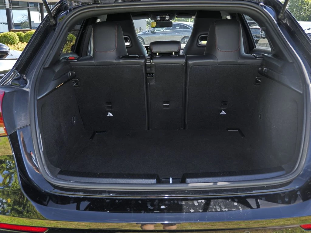 Mercedes-AMG-A-Klasse 45-image-14