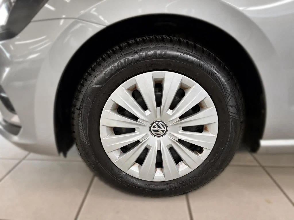 Volkswagen-Golf Sportsvan-image-4