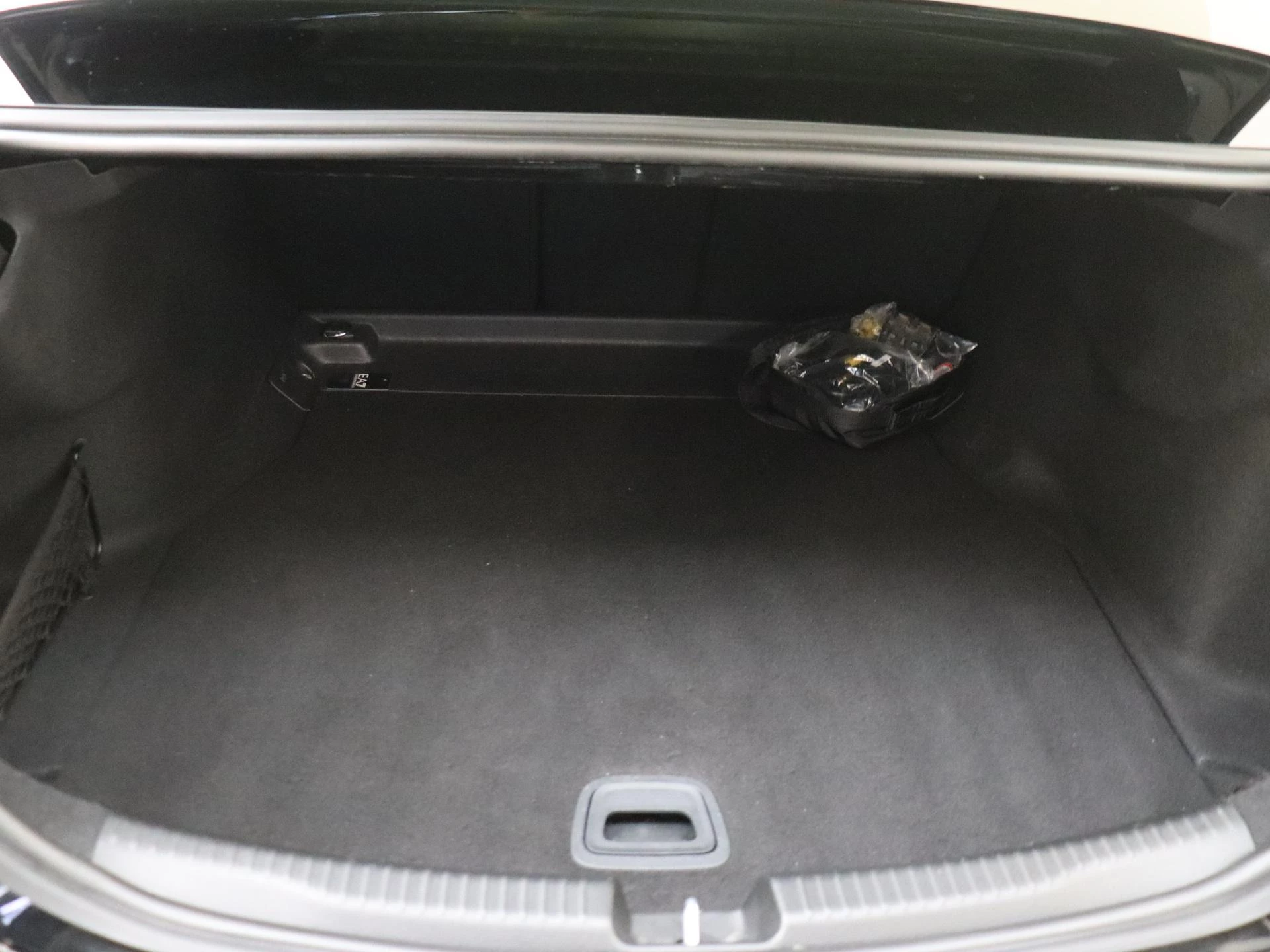 Mercedes-Benz-C-Klasse-image-30