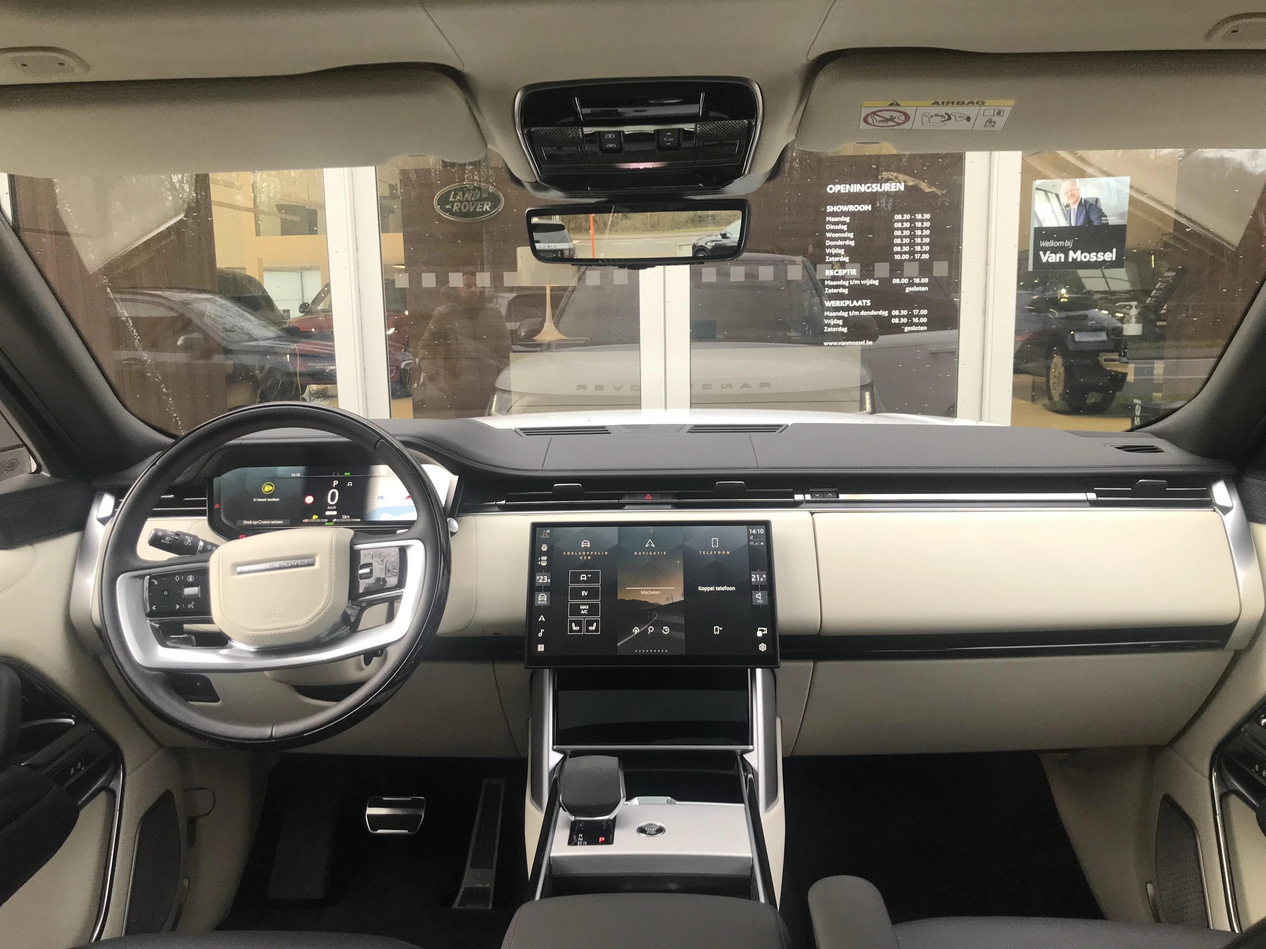 Land Rover-Range Rover-image-3