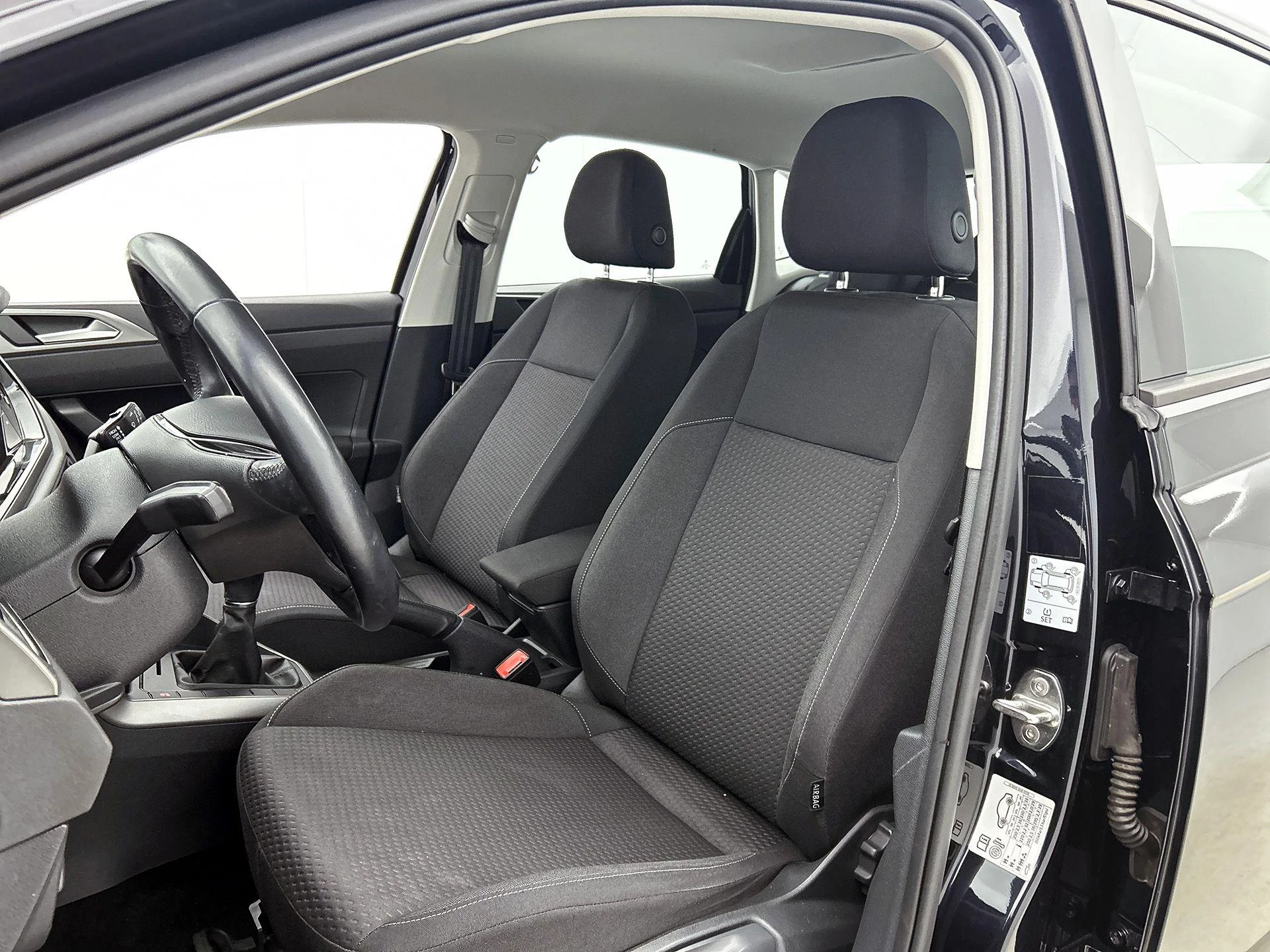 Volkswagen-Polo-image-33