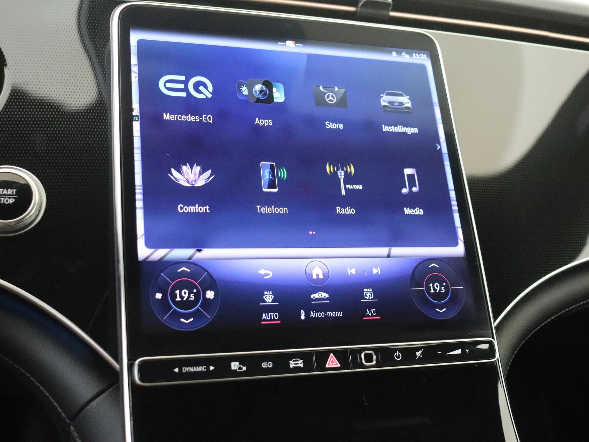 Mercedes-Benz-EQE-image-16