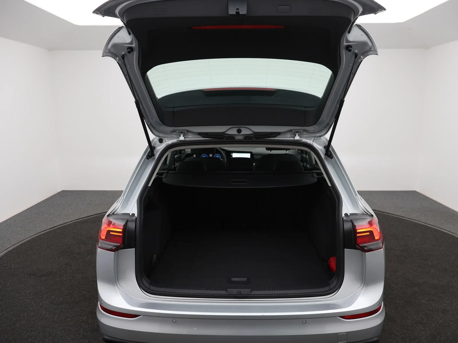 Volkswagen-Golf-image-11