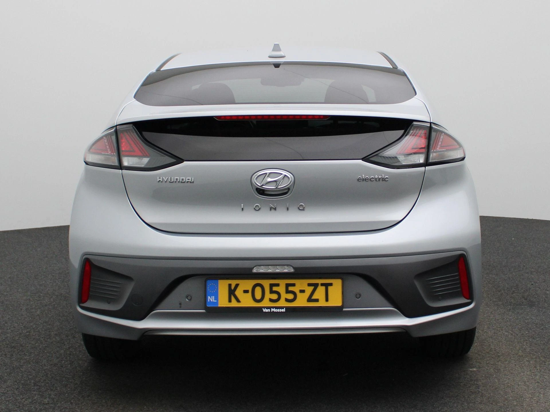 Hyundai-IONIQ-image-6