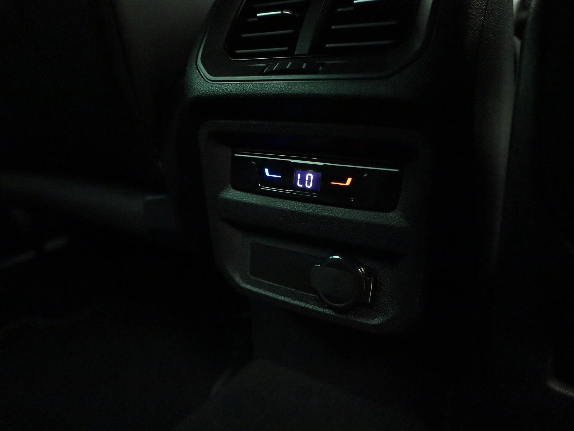 Volkswagen-Tiguan-image-43
