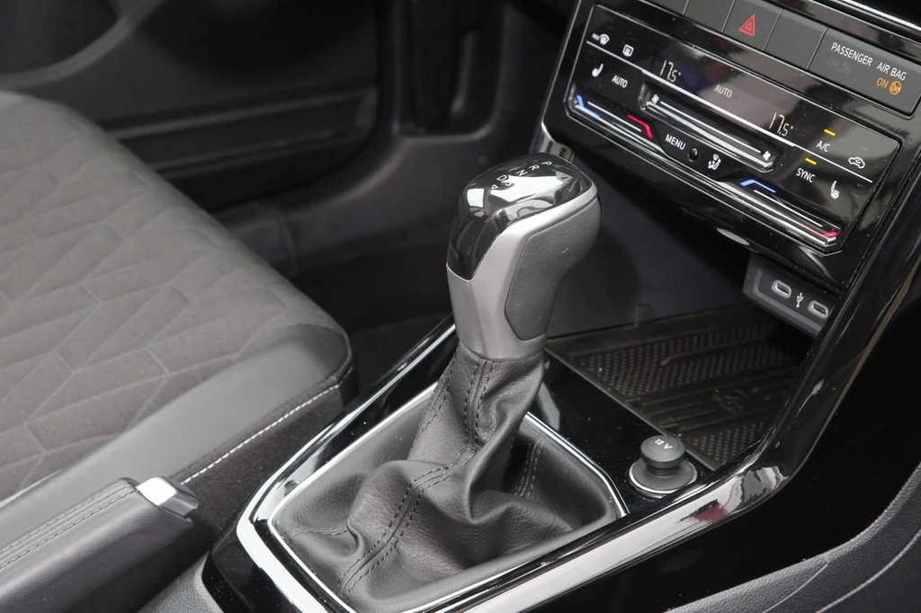 Volkswagen-T-Cross-image-10