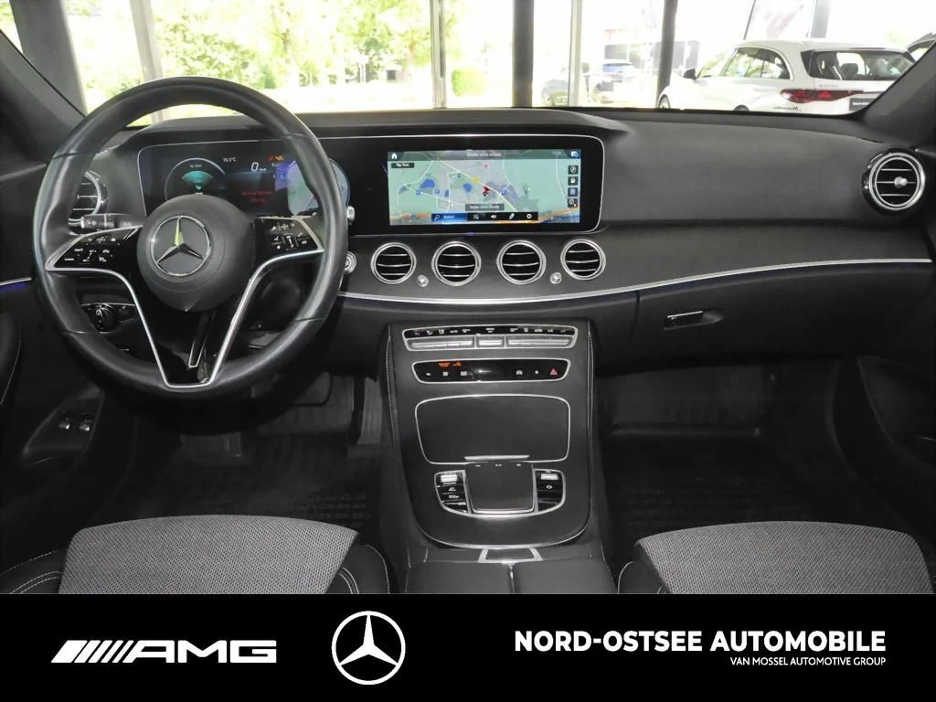 Mercedes-Benz E-Klasse 300 e AVANTGARDE KAMERA DISTRO PANO NIGHT LED AVANTGARDE