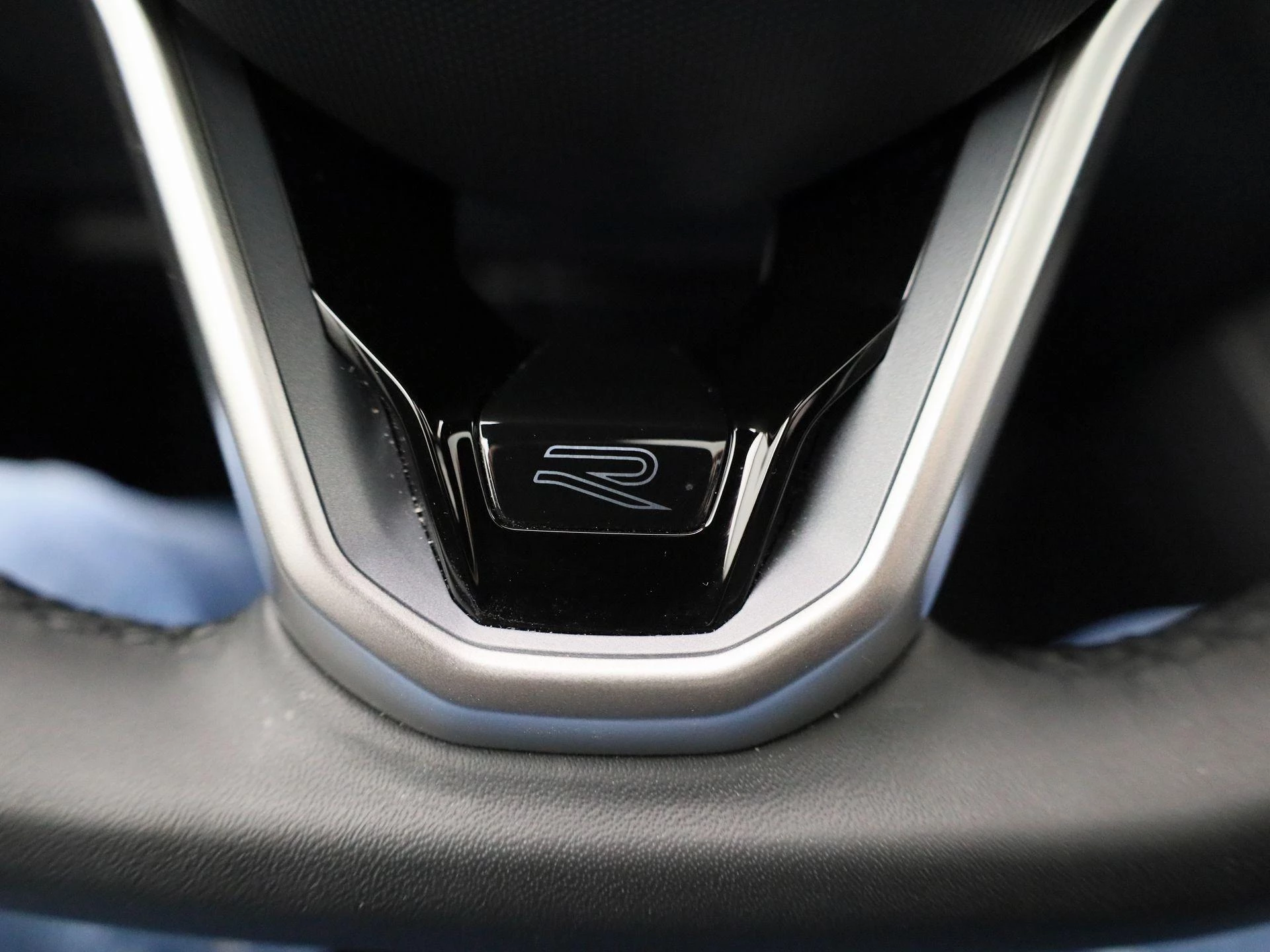 Volkswagen-Tiguan-image-23