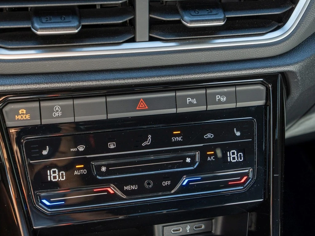 Volkswagen-T-Roc-image-18