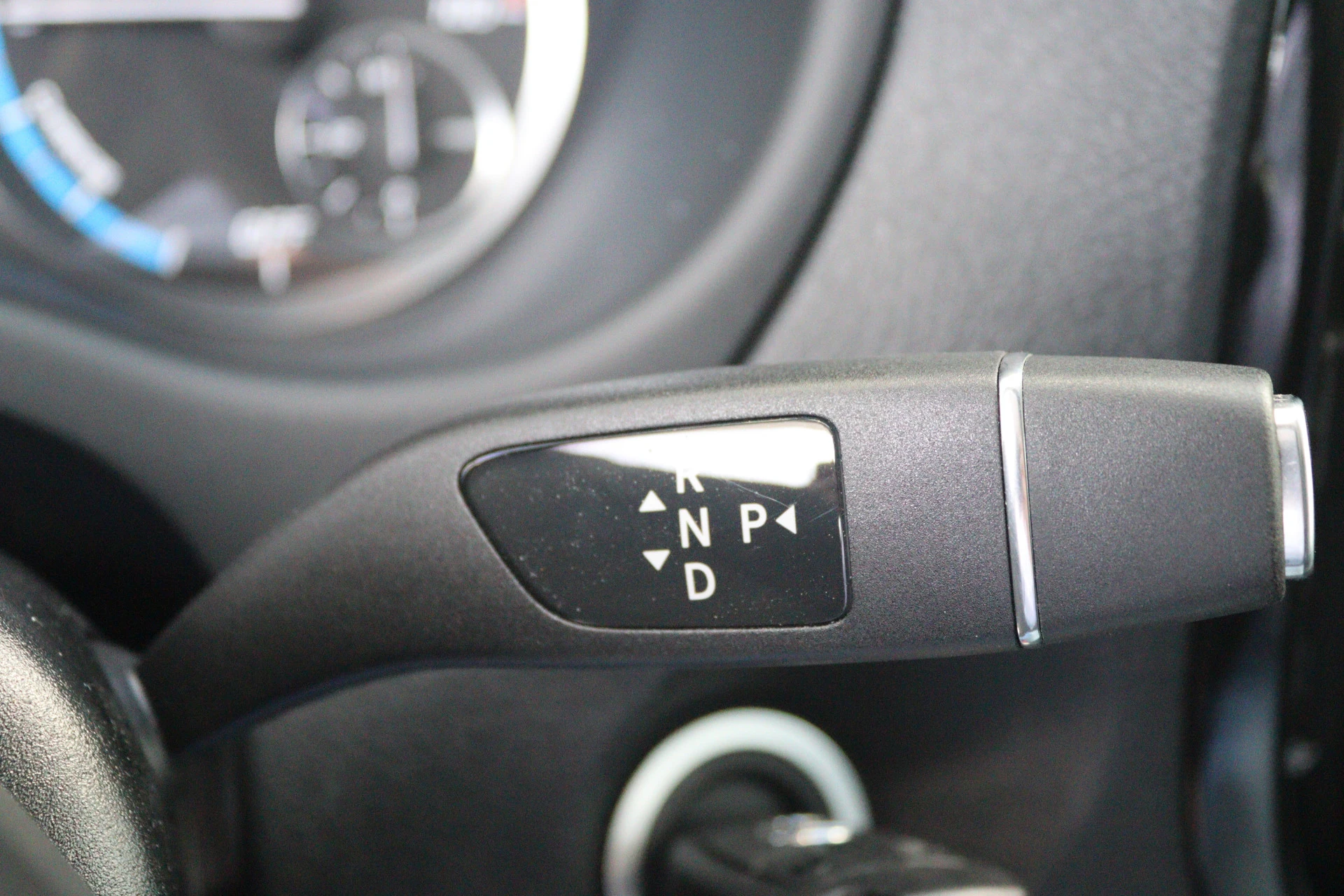 Mercedes-Benz-eVito-image-5
