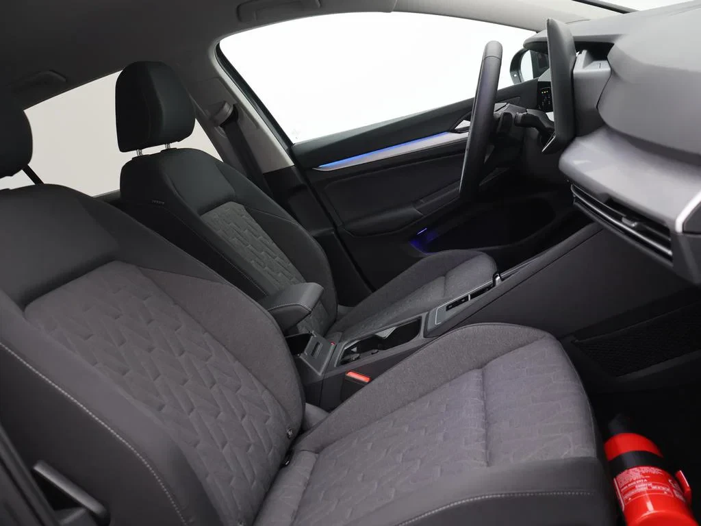 Volkswagen-Golf-image-11