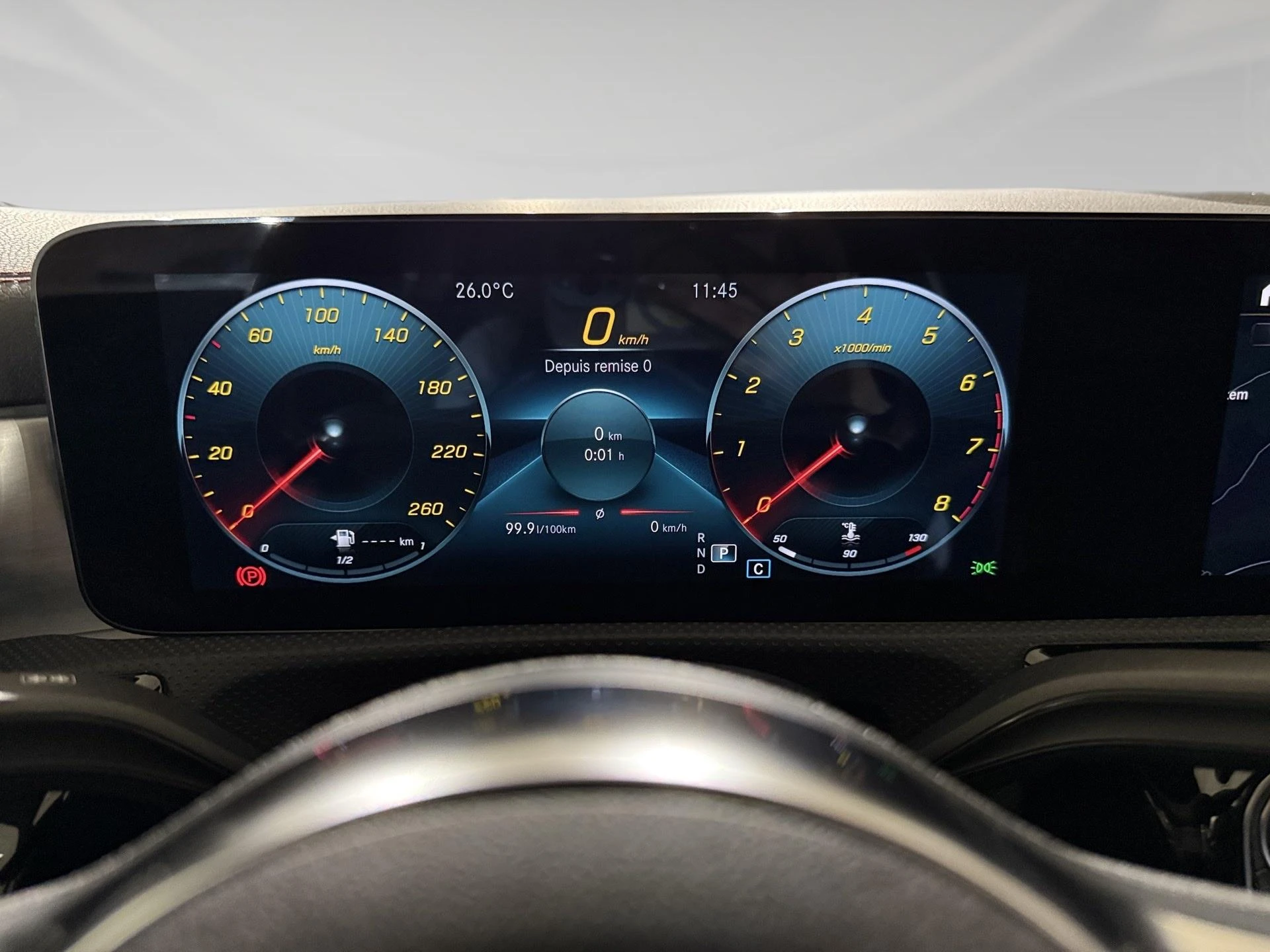 Mercedes-Benz-CLA-image-1
