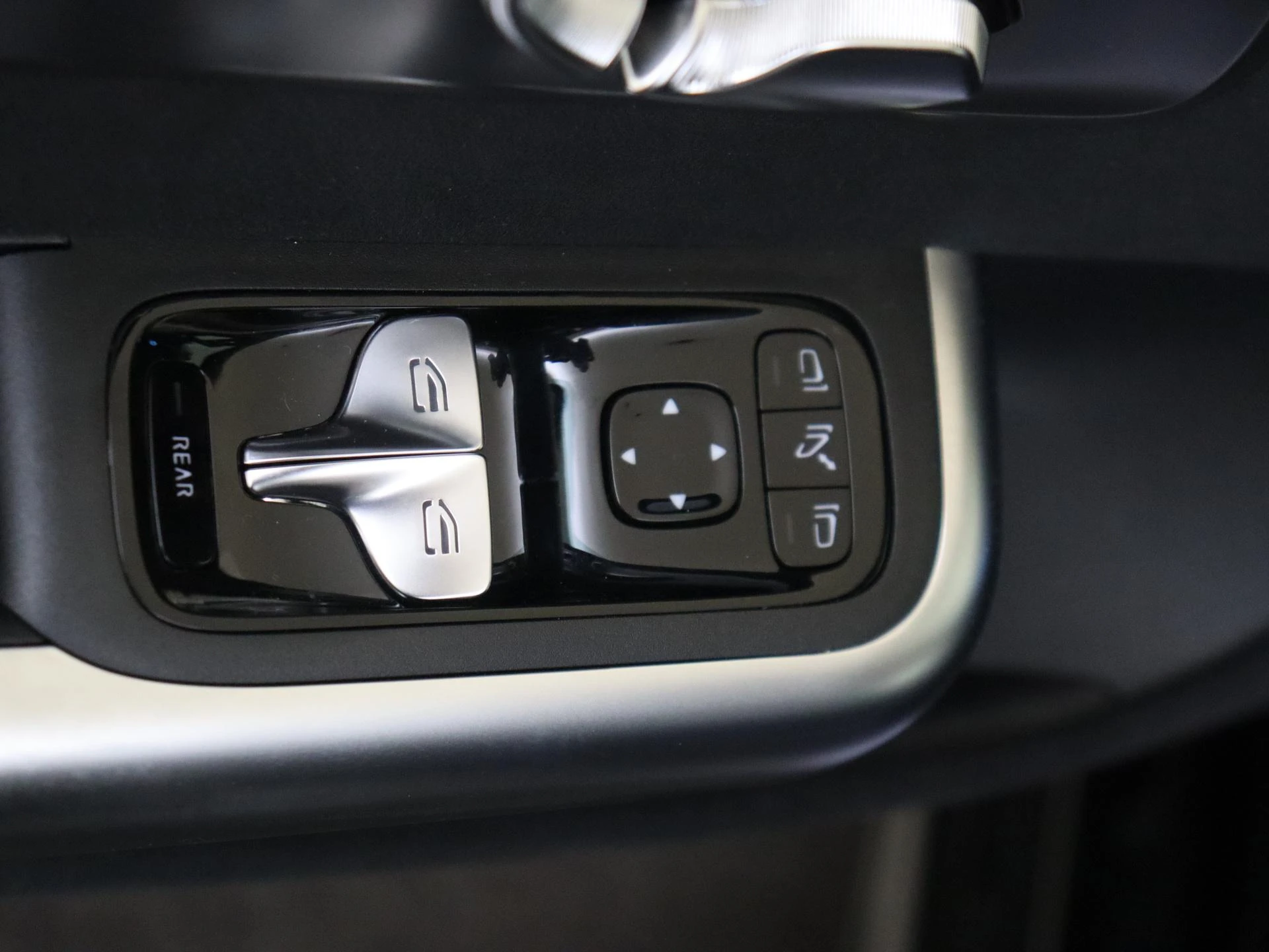 Mercedes-Benz-CLA-image-23