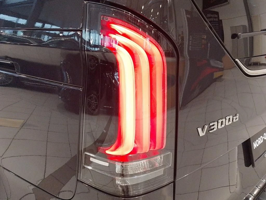 Mercedes-Benz-V-Klasse-image-11