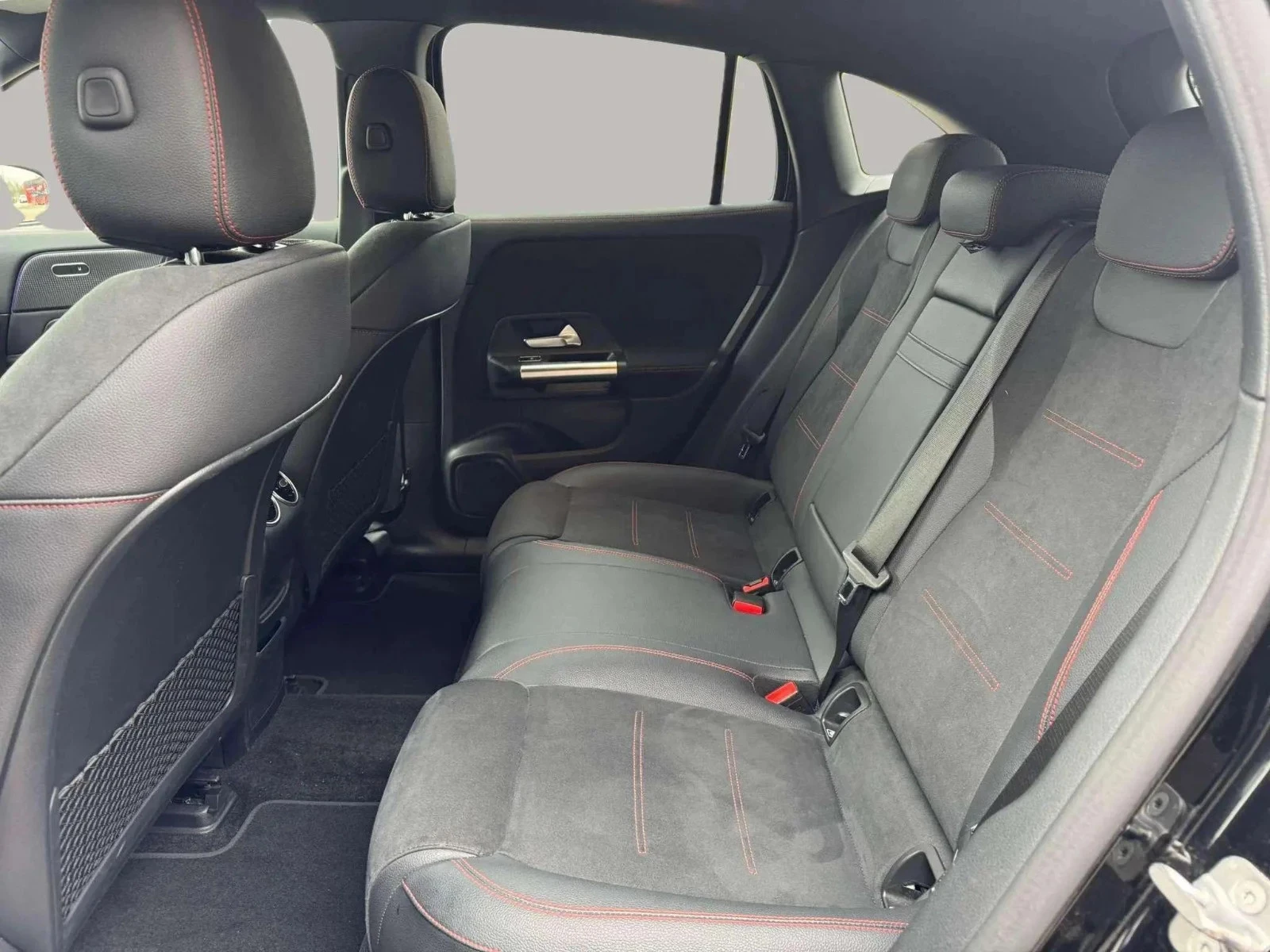 Mercedes-Benz-EQA-image-8