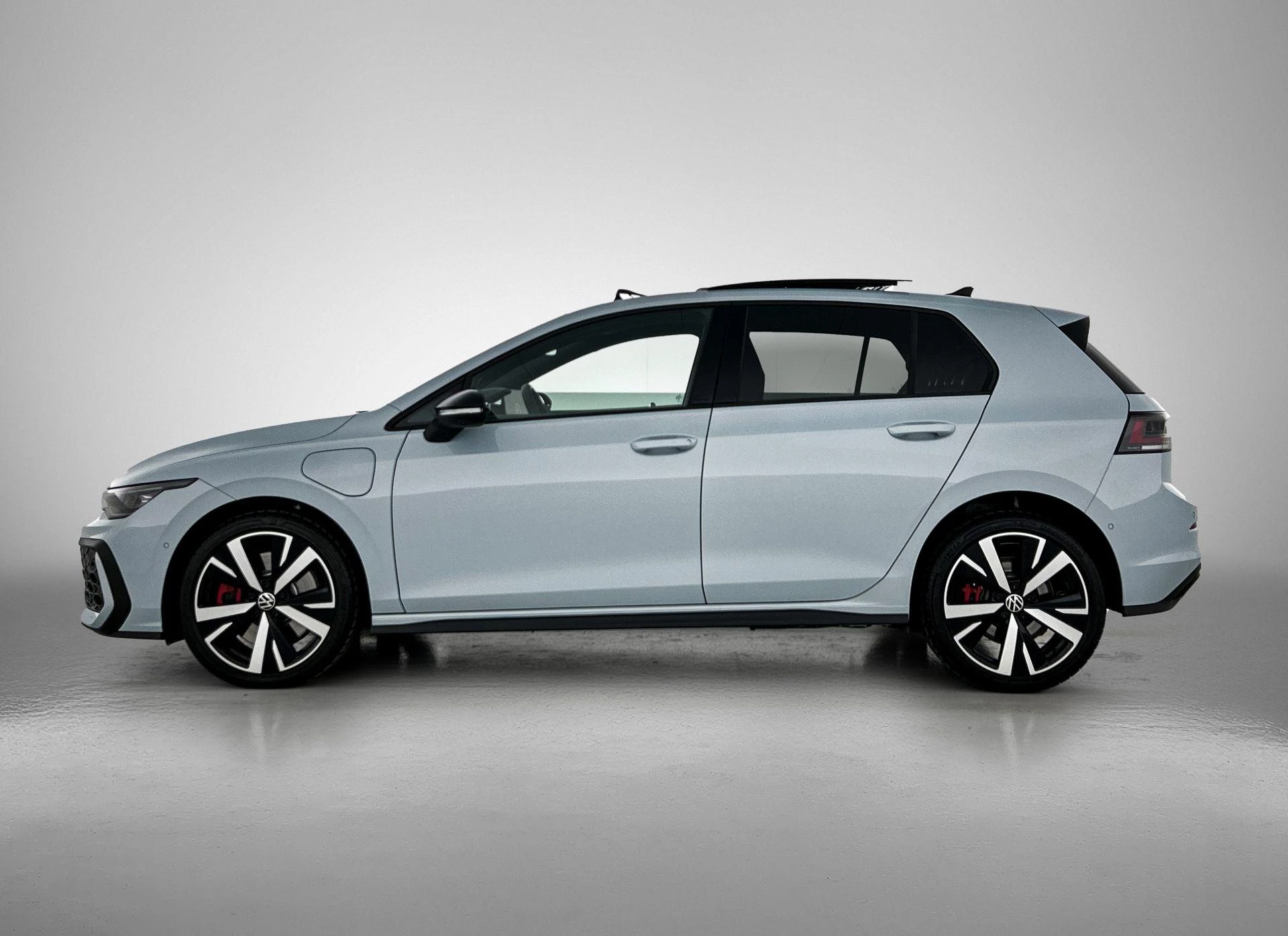 Volkswagen-Golf-image-1