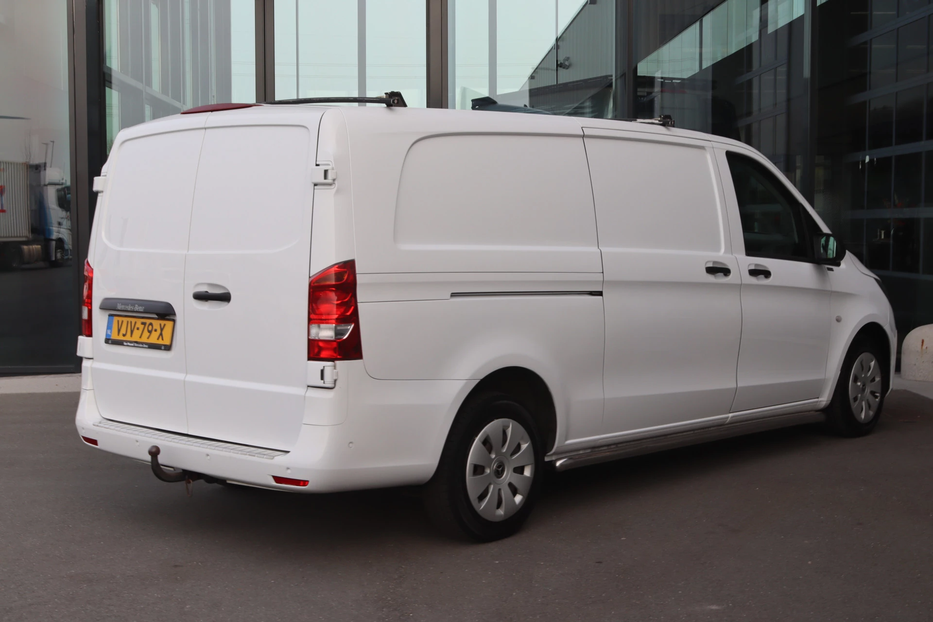Mercedes-Benz-Vito-image-1