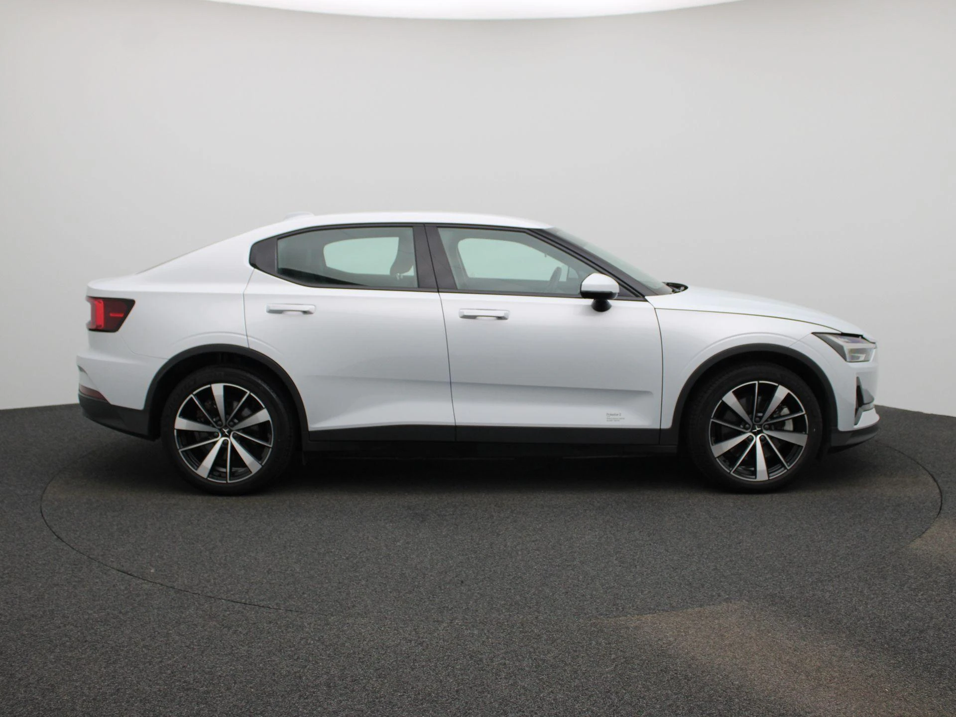 Polestar-2-image-5