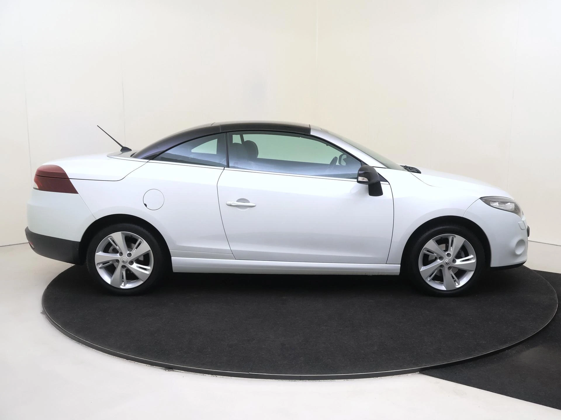 Renault-Mégane-image-8