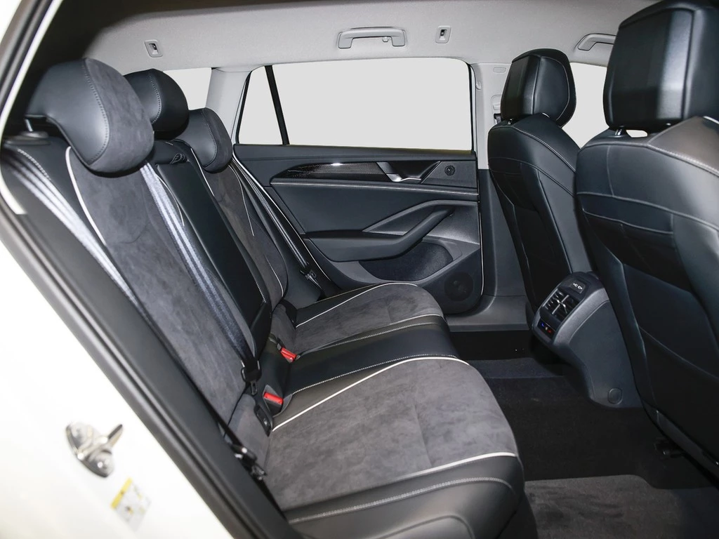 Volkswagen Passat Variant 1.5 eTSI DSG Business, Navi, AHK, IQ-Light VWL