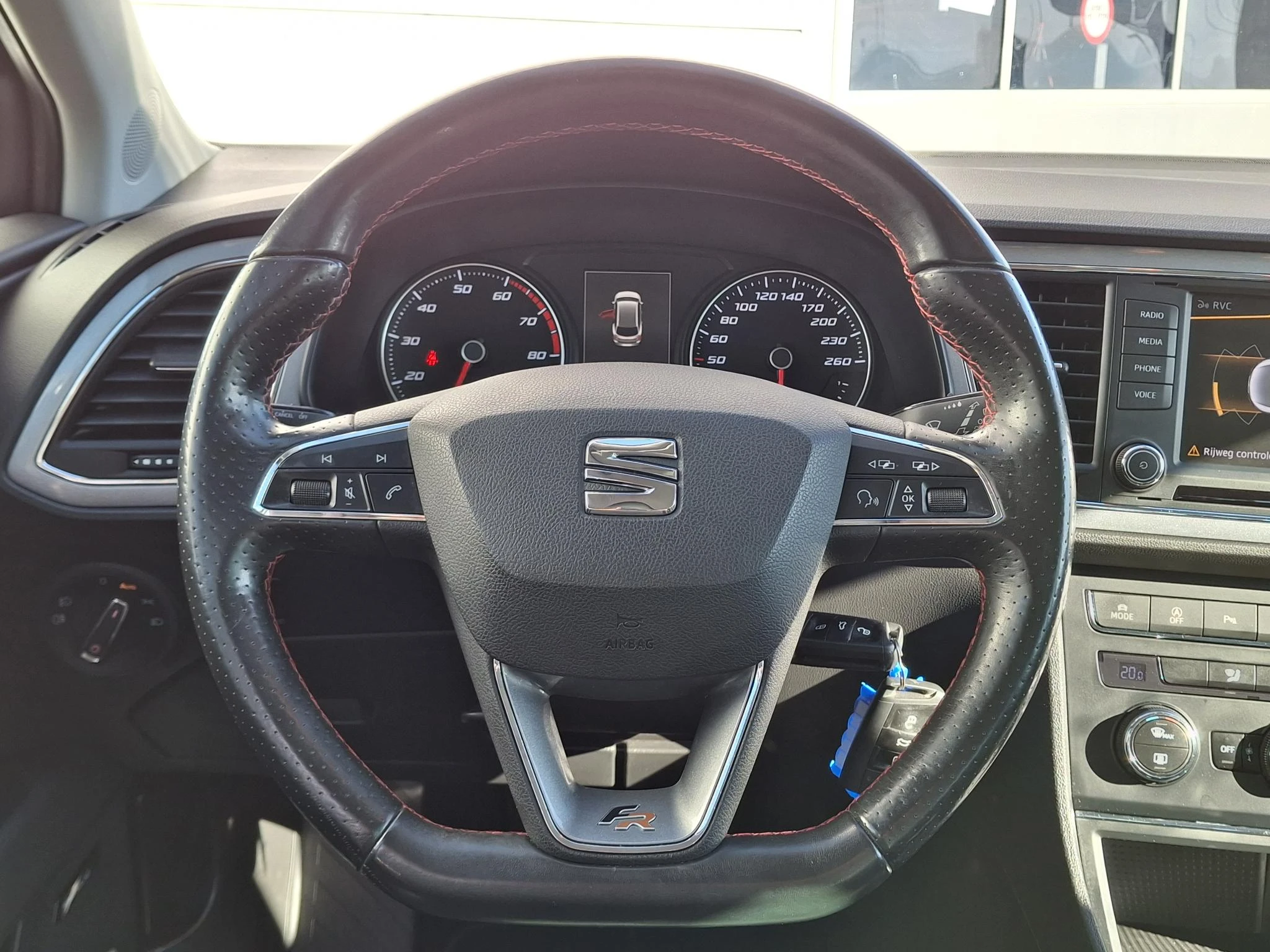 SEAT-Leon-image-11