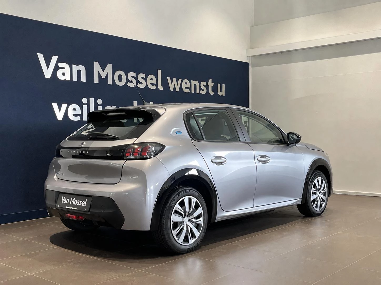 Peugeot e-208