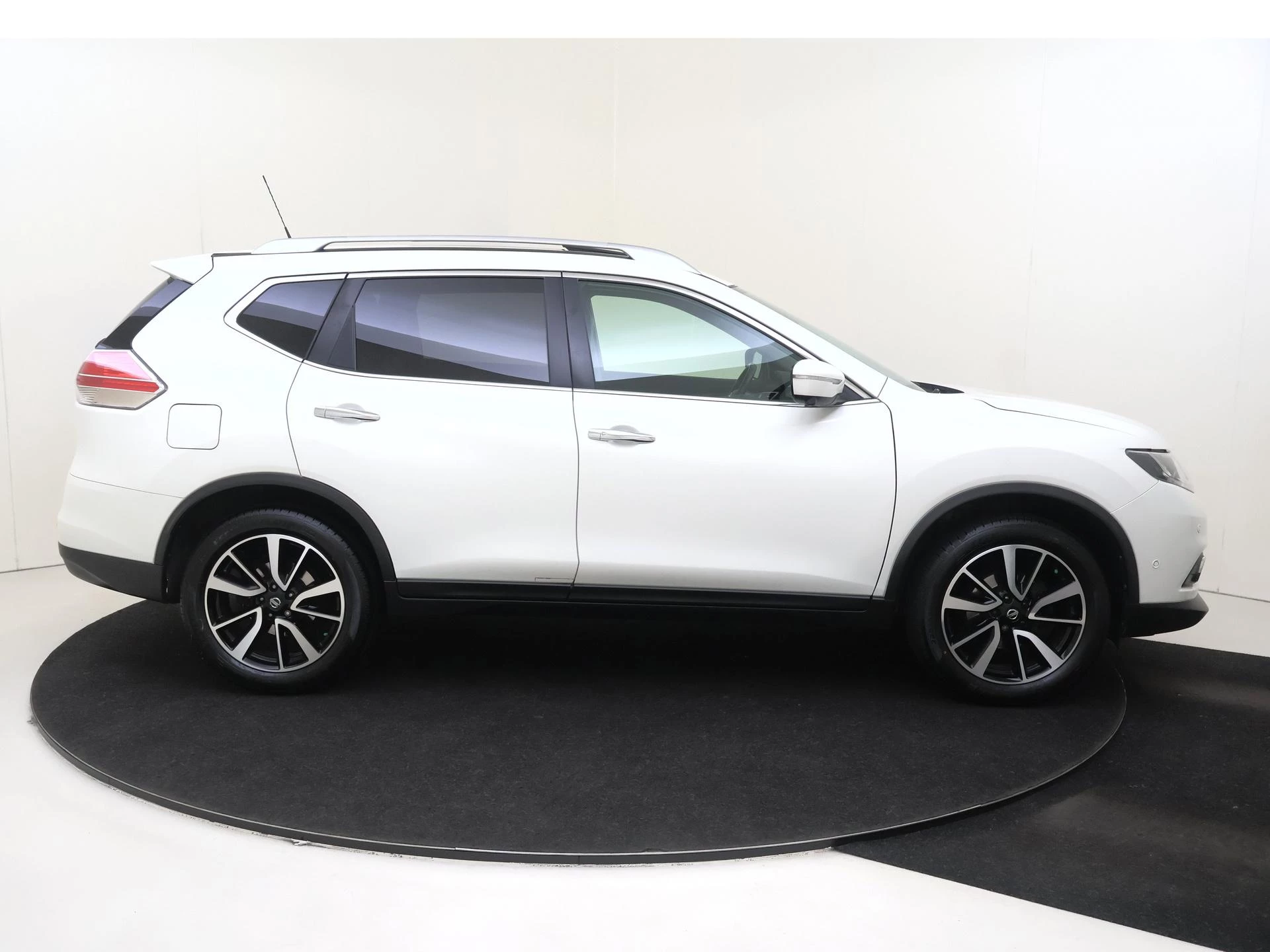 Nissan-X-Trail-image-8
