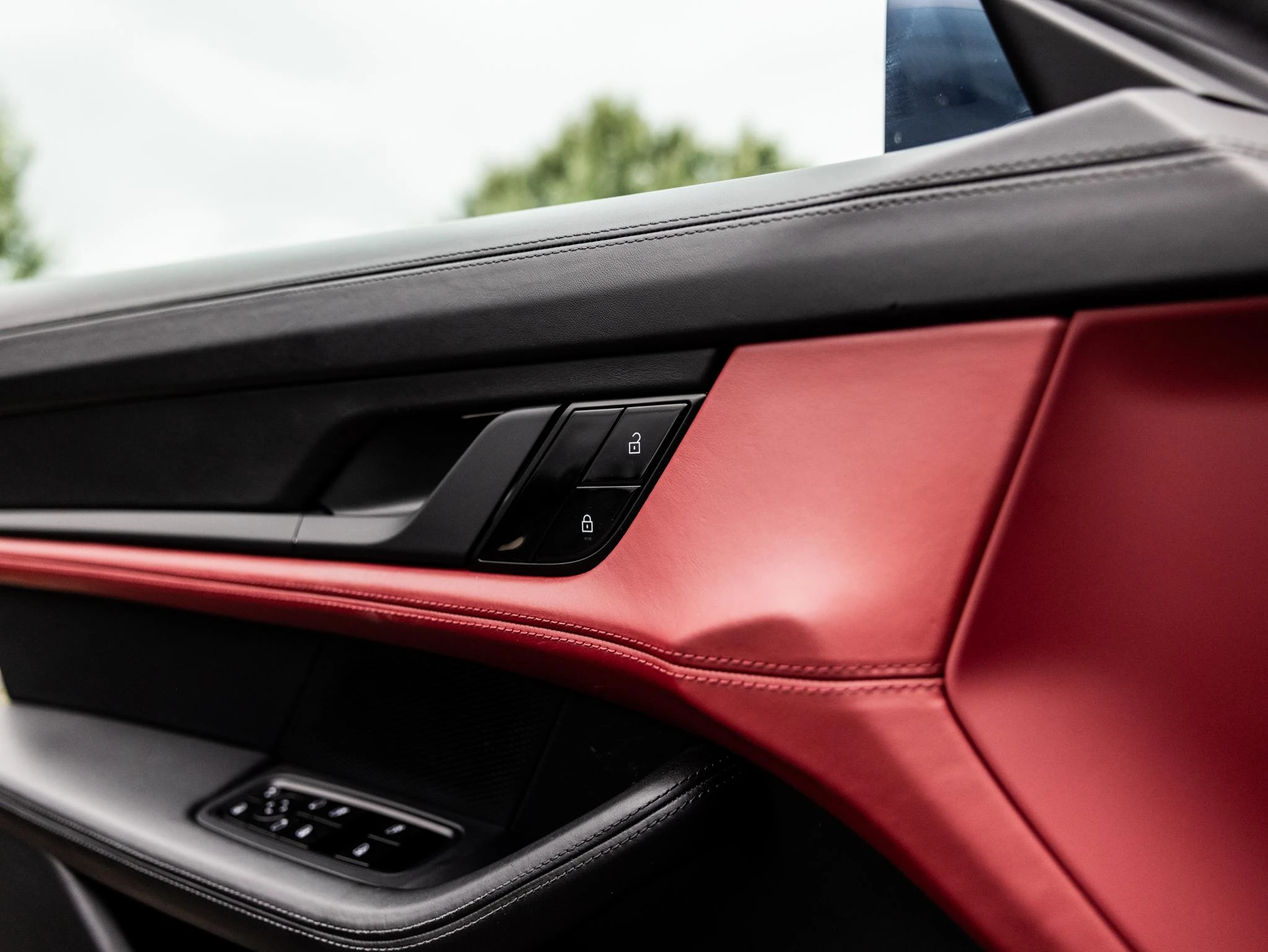 Porsche-Taycan-image-23
